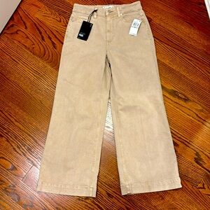 NWT! PAIGE Anissa wide leg jeans. Size 27